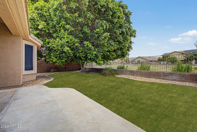 6932 W BLACKHAWK Drive, Glendale, AZ 85308