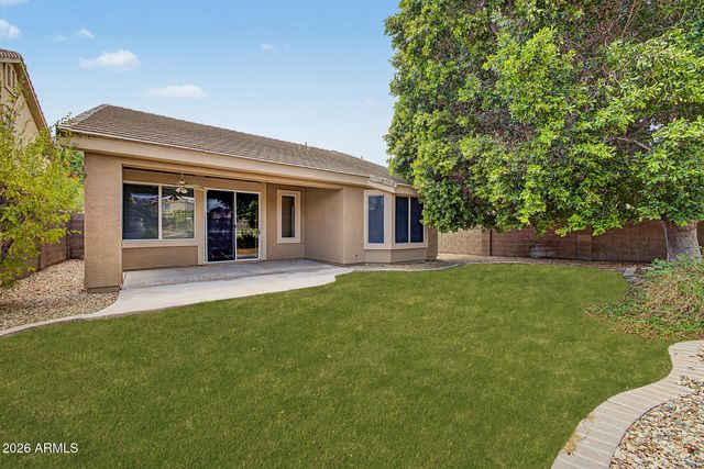 6932 W BLACKHAWK Drive, Glendale, AZ 85308