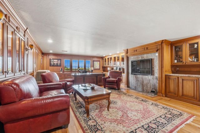 15761 E Alta Vista Way, San Jose, CA 95127