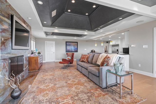 15761 E Alta Vista Way, San Jose, CA 95127