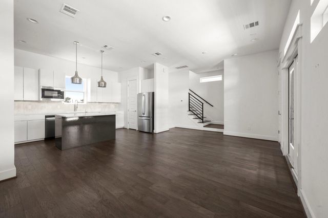 4706 Independence Heights, Houston, TX 77018