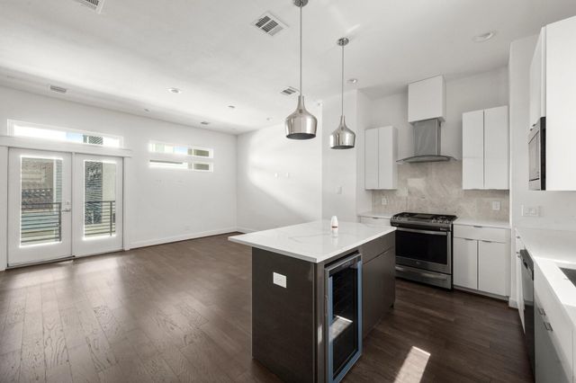 4706 Independence Heights, Houston, TX 77018