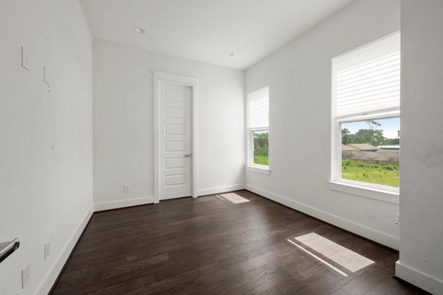 4706 Independence Heights, Houston, TX 77018