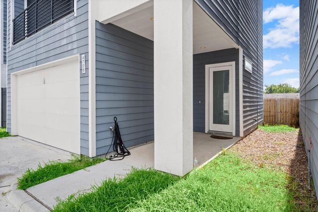 4706 Independence Heights, Houston, TX 77018