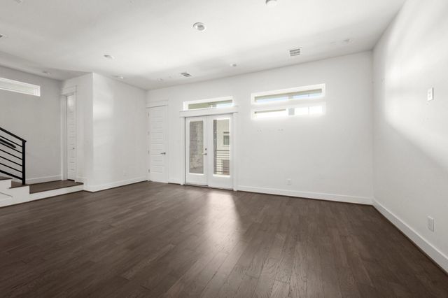 4706 Independence Heights, Houston, TX 77018