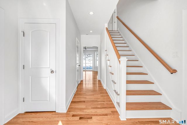 28 Hunting Ridge Road, Middlebury, CT 06762