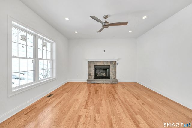 28 Hunting Ridge Road, Middlebury, CT 06762