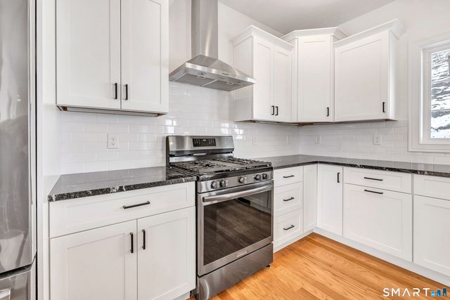 28 Hunting Ridge Road, Middlebury, CT 06762