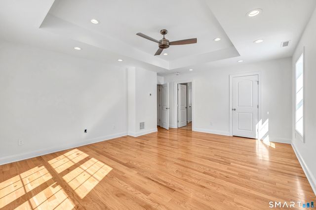 28 Hunting Ridge Road, Middlebury, CT 06762