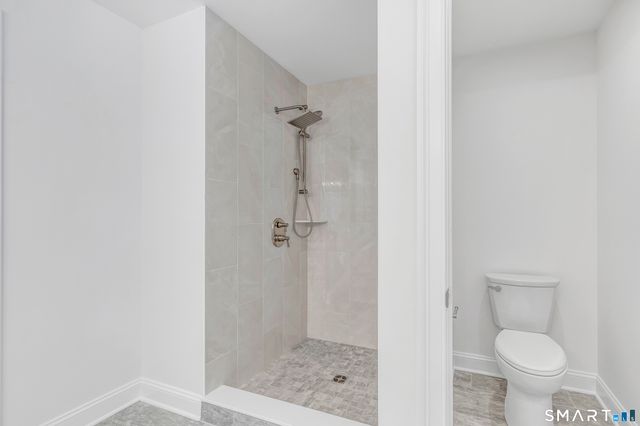 28 Hunting Ridge Road, Middlebury, CT 06762