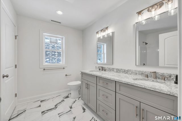 28 Hunting Ridge Road, Middlebury, CT 06762