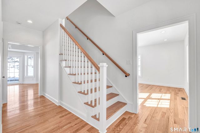 28 Hunting Ridge Road, Middlebury, CT 06762