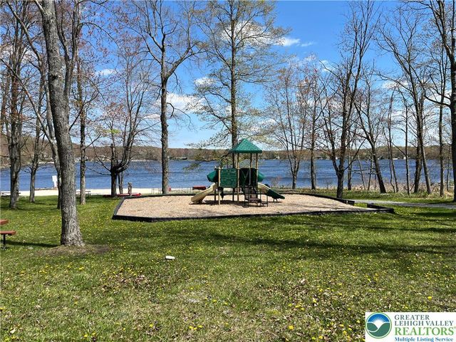 163 Owassa Drive, Tobyhanna Twp, PA 18347