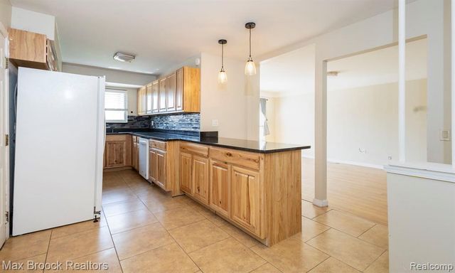 4829 Wolgast Drive, Warren, MI 48092