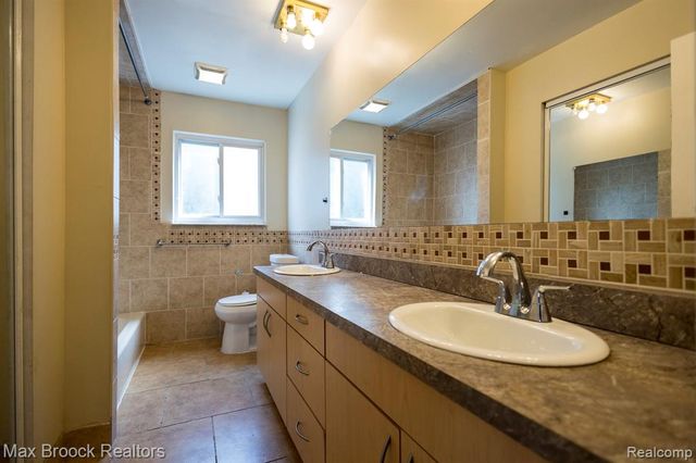 4829 Wolgast Drive, Warren, MI 48092