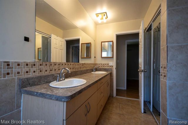 4829 Wolgast Drive, Warren, MI 48092