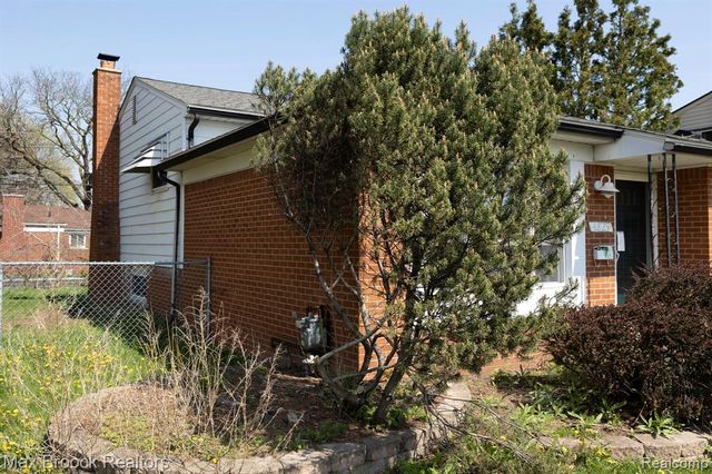 4829 Wolgast Drive, Warren, MI 48092