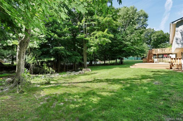 29 Thomsen Drive, Airmont, NY 10952