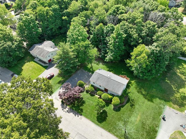 29 Thomsen Drive, Airmont, NY 10952