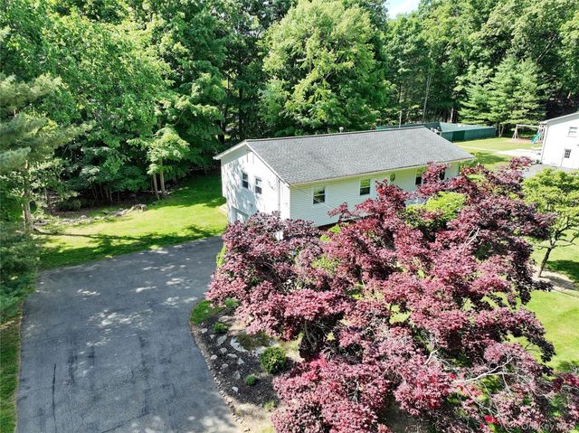 29 Thomsen Drive, Airmont, NY 10952