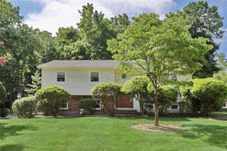 29 Thomsen Drive, Airmont, NY 10952