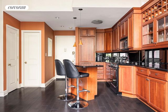 170 E 88th St Apt 2B, New York City, NY 10128
