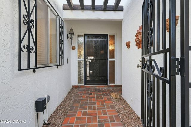 6758 E Vía Dorado, Tucson, AZ 85715