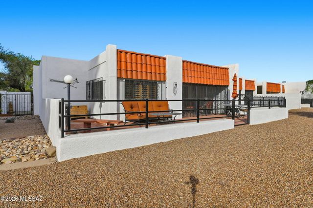 6758 E Vía Dorado, Tucson, AZ 85715