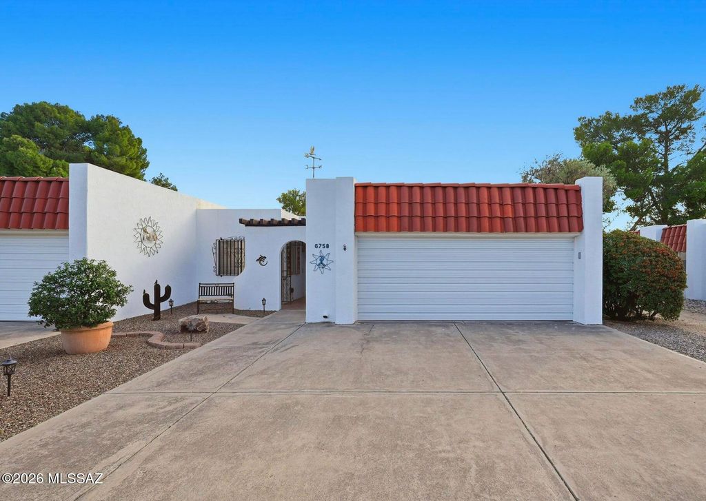 6758 E Vía Dorado, Tucson, AZ 85715