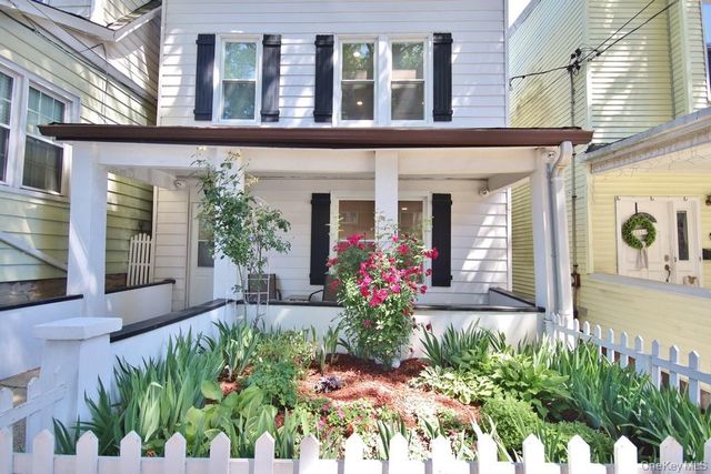 521 E 235th Street, Bronx, NY 10470
