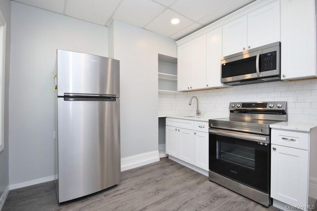 521 E 235th Street, Bronx, NY 10470