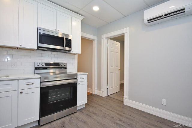 521 E 235th Street, Bronx, NY 10470