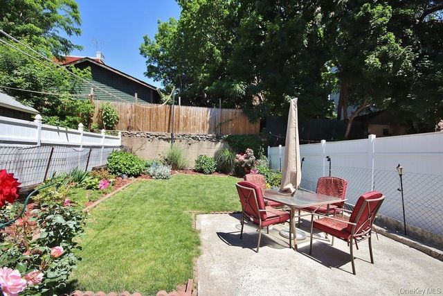 521 E 235th Street, Bronx, NY 10470