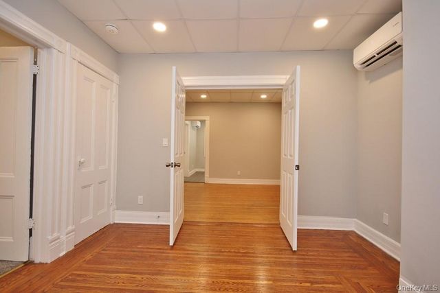 521 E 235th Street, Bronx, NY 10470