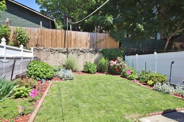521 E 235th Street, Bronx, NY 10470