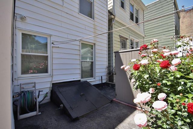 521 E 235th Street, Bronx, NY 10470