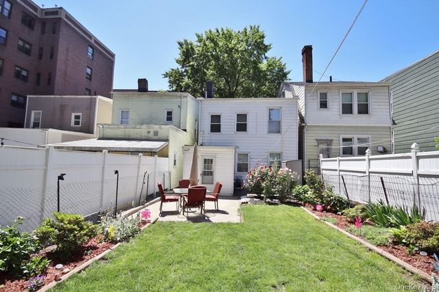 521 E 235th Street, Bronx, NY 10470