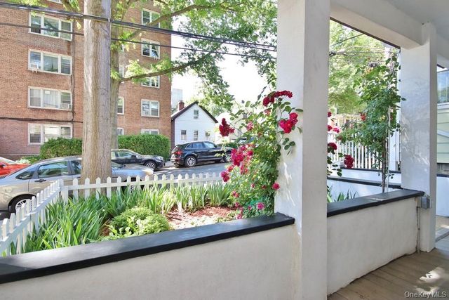 521 E 235th Street, Bronx, NY 10470