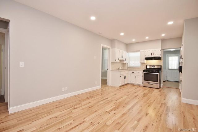521 E 235th Street, Bronx, NY 10470