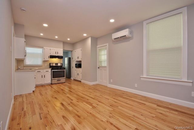 521 E 235th Street, Bronx, NY 10470