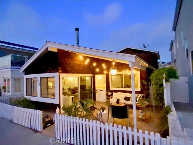 322 Grand Canal, Newport Beach, CA 92662