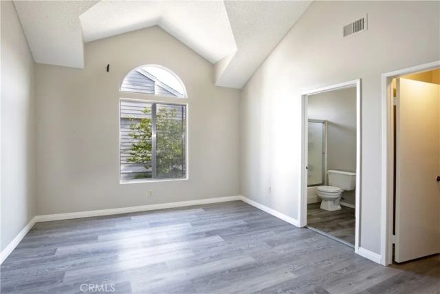 260 Victoria Street 32, Costa Mesa, CA 92627