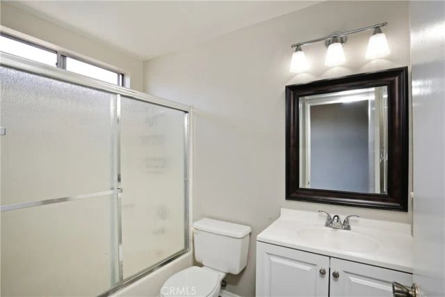 260 Victoria Street 32, Costa Mesa, CA 92627