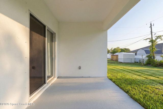 673 Bremerhaven Street NW, Palm Bay, FL 32907