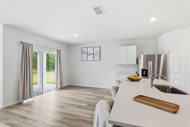 673 Bremerhaven Street NW, Palm Bay, FL 32907