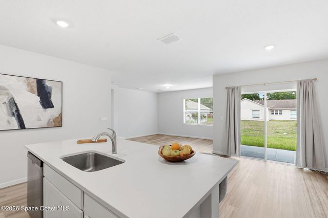 673 Bremerhaven Street NW, Palm Bay, FL 32907