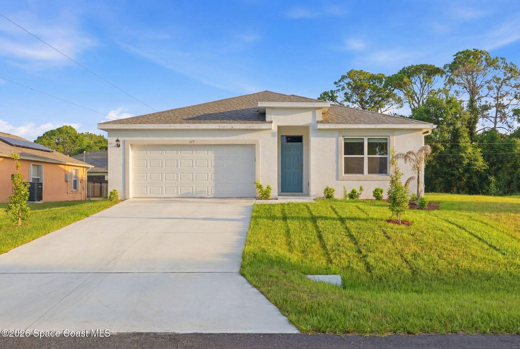 673 Bremerhaven Street NW, Palm Bay, FL 32907