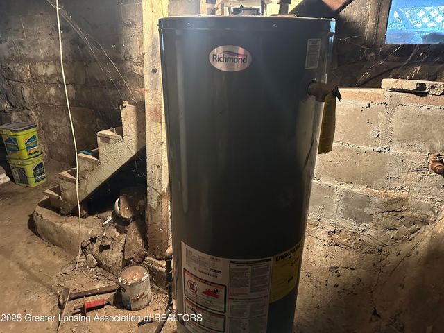 226 N 8th Street, Lansing, MI 48912