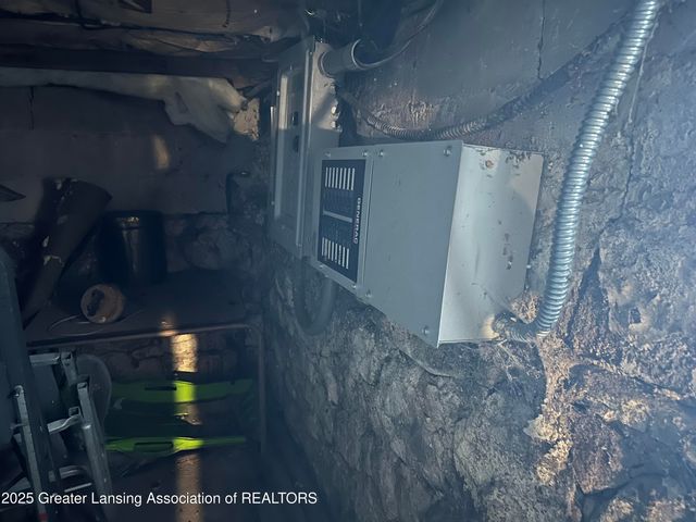 226 N 8th Street, Lansing, MI 48912