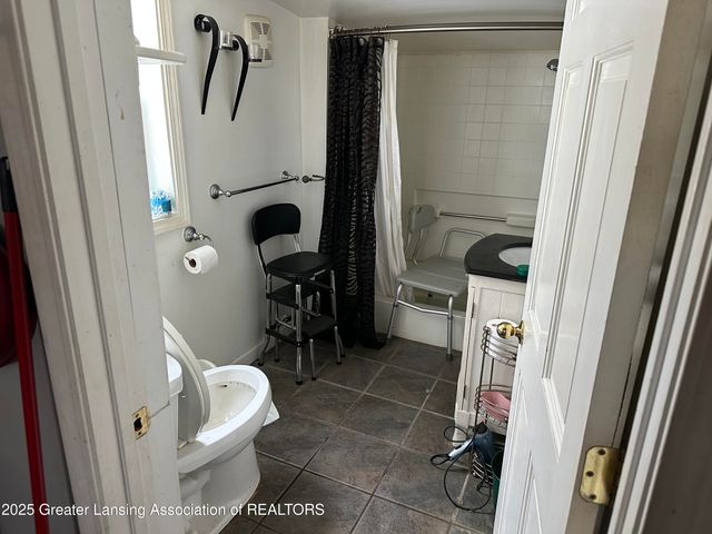 226 N 8th Street, Lansing, MI 48912